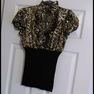 Leopard print sweater-blouse